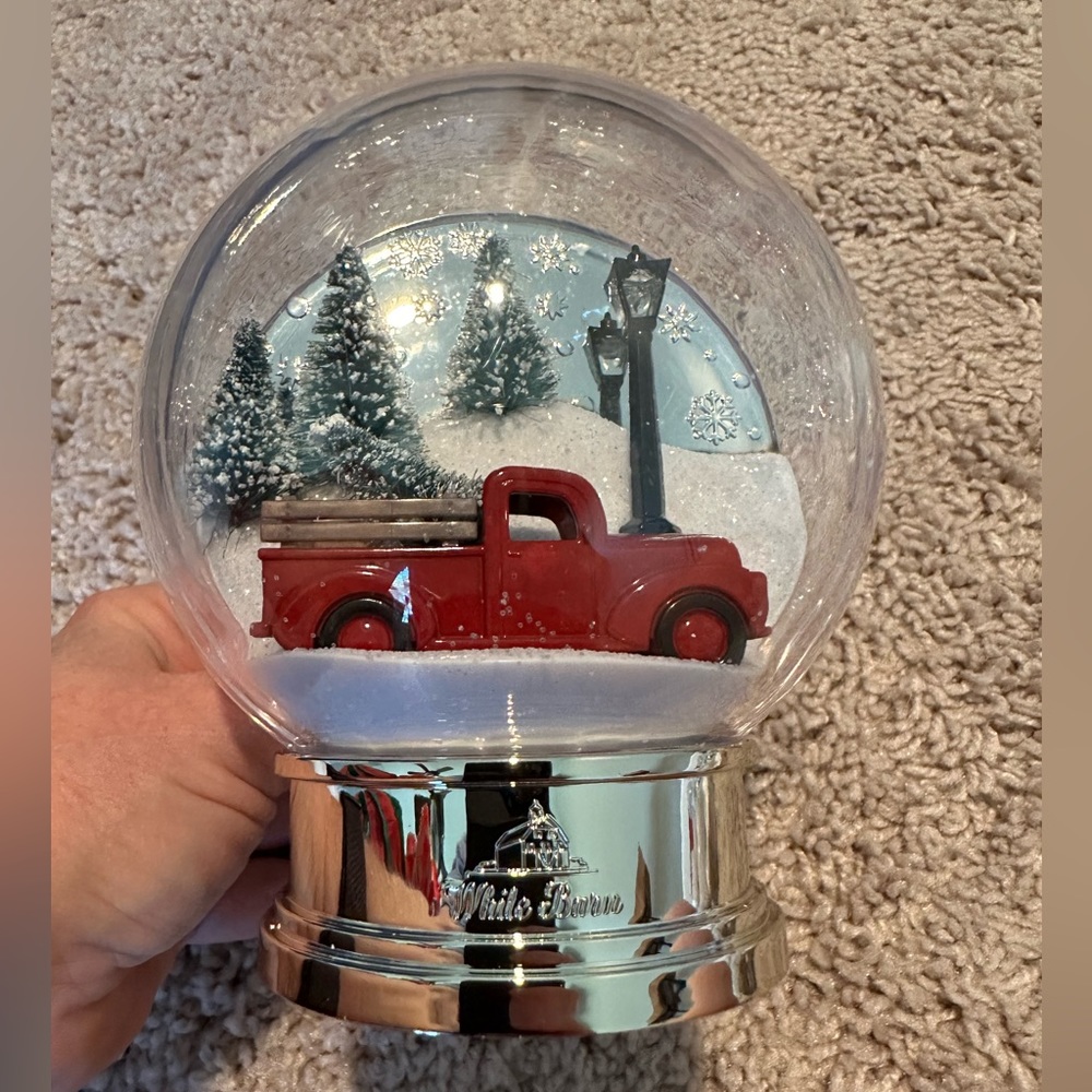 B&BW 2022 Red Truck Globe Wallflower plug - Picture 2 of 7